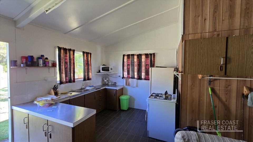 17 Boronia Drive, Poona - Thumbnail 7